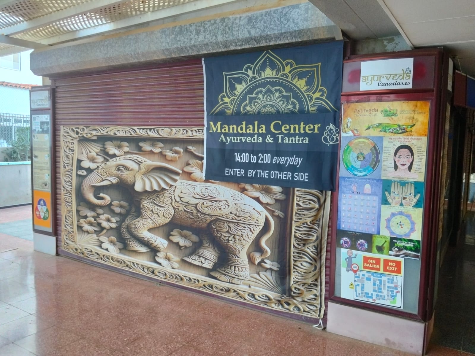 Fachada Mandala Center